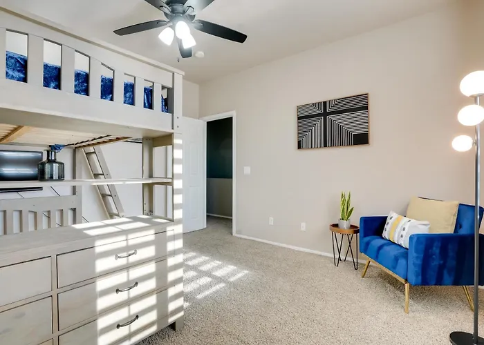 Family-friendly Retreat W/ Pool - Near Westgate! * Glendale