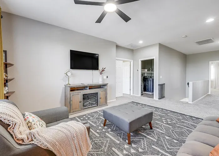 Family-friendly Retreat W/ Pool - Near Westgate!