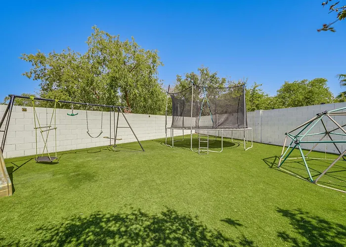 Holiday home Family-friendly Retreat W/ Pool - Near Westgate!