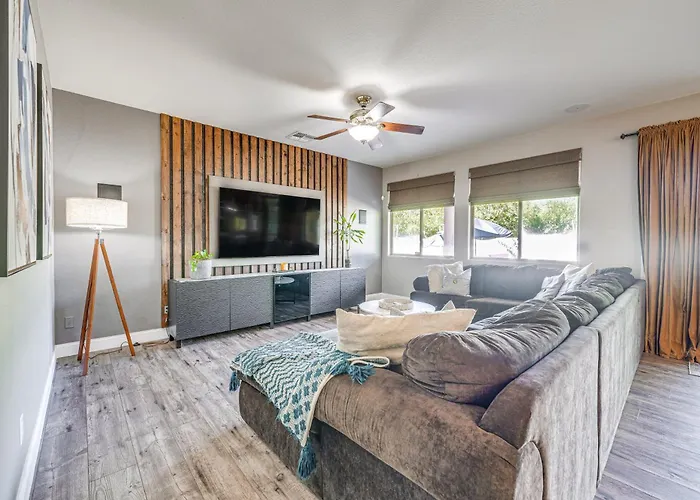 Family-friendly Retreat W/ Pool - Near Westgate! Holiday home